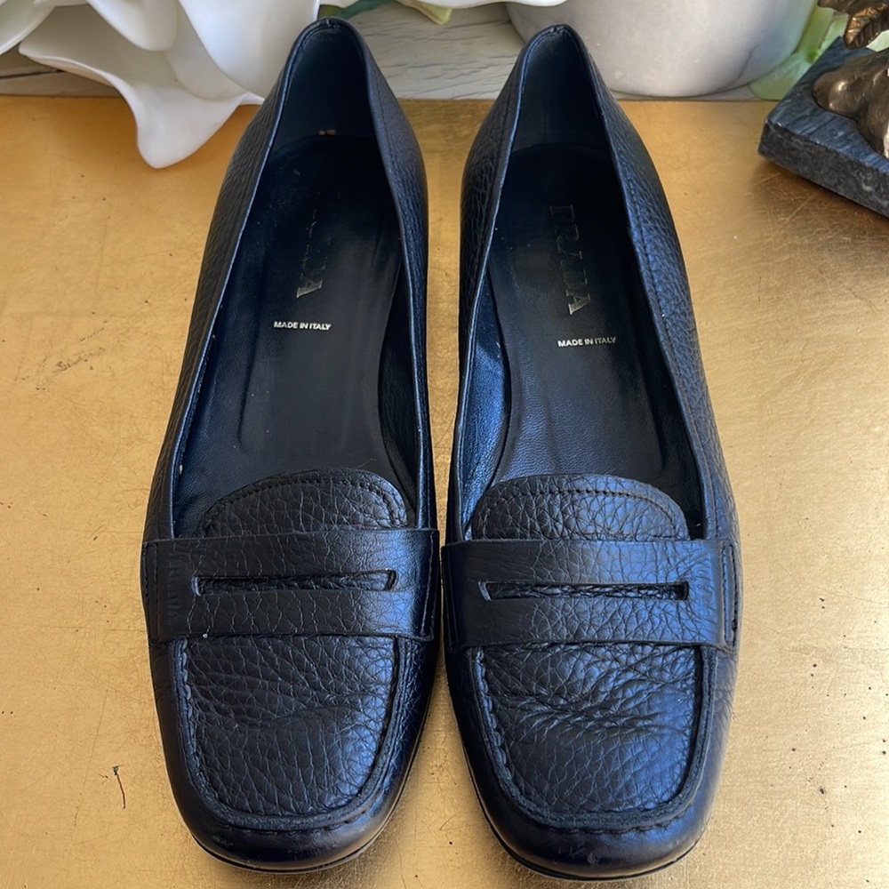 Prada Calzature Donna Loafers in Black Pebbled Leather